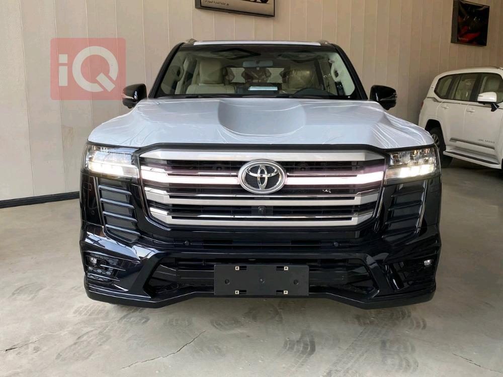 تۆیۆتا لاند کروزەر